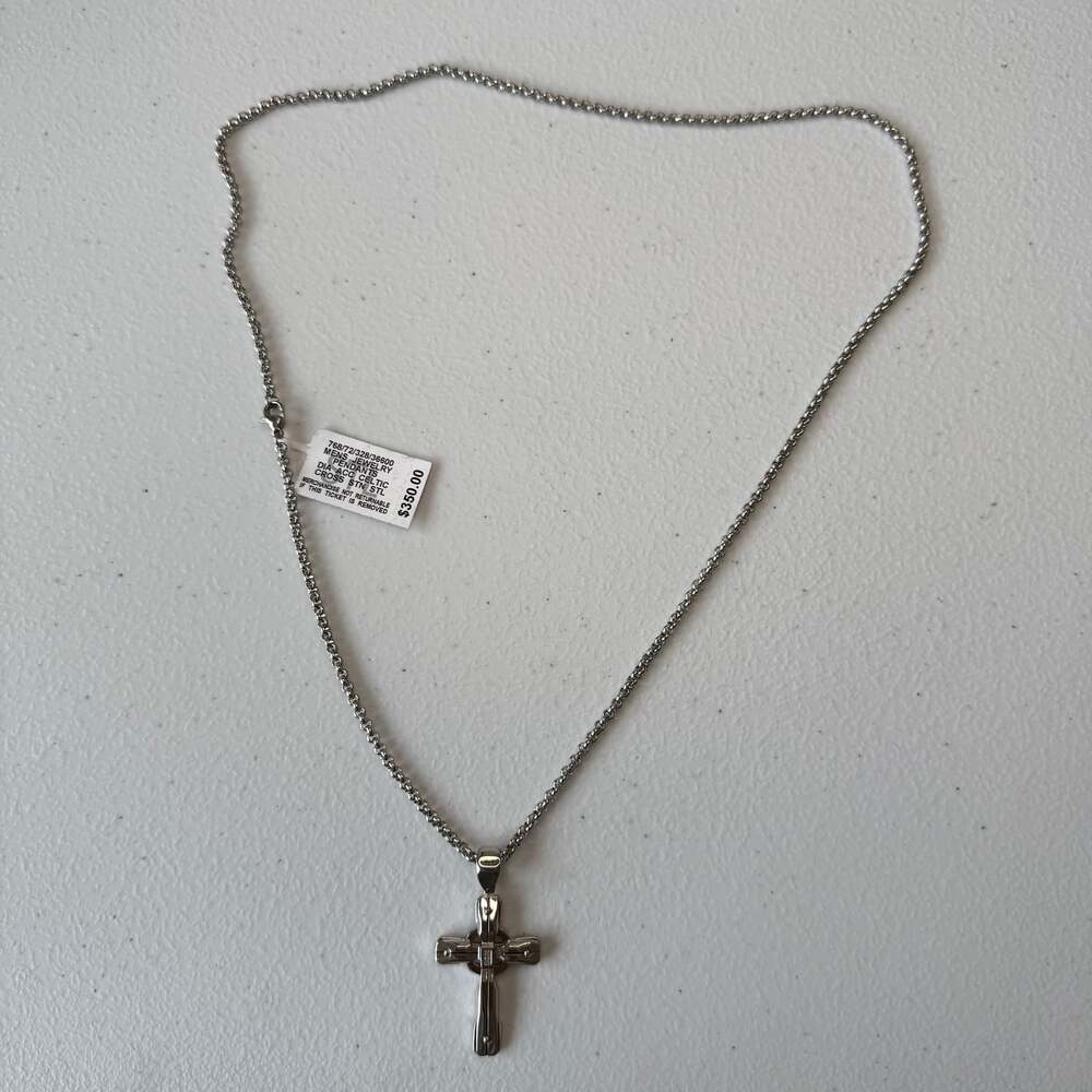 NWT Diamond Accent Men’s Stainless Steel Celtic Cross Pendant Chain Necklace